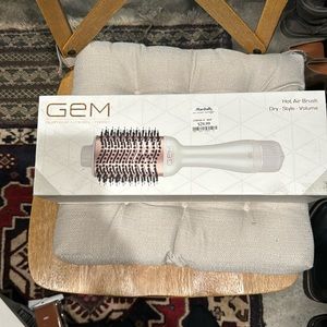 Gem hot air brush